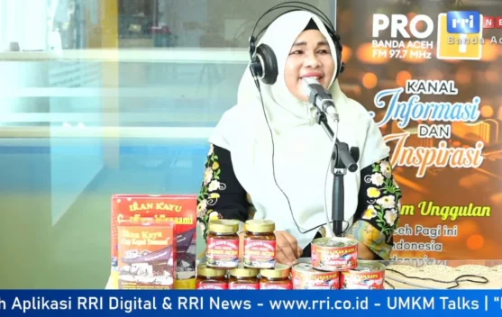 Selamat dari Tsunami, Fauziah Bangun Usaha Ikan Kayu