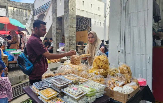 Omzet Pedagang Kue Kering Musiman di Sabang Tembus Rp1 Juta per Hari