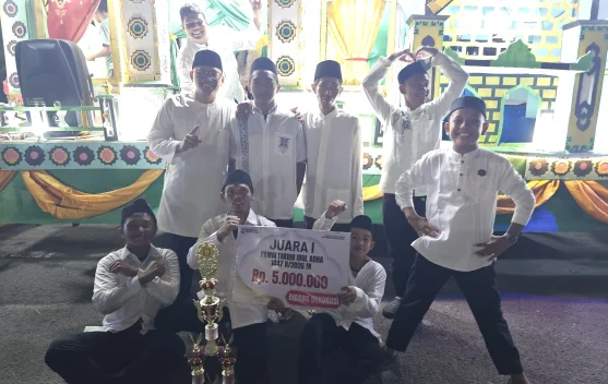 Dekorasi Mobil Babul Iman Jadi Terbaik di Pawai Takbir