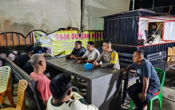 Kuta Timu Tertibkan Tempat Usaha di Kawasan Jembatan Kaca