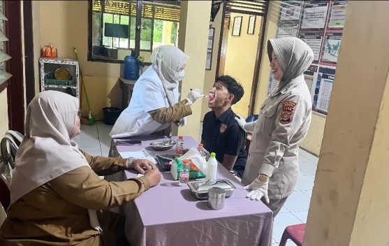 Bakti Kesehatan Klinik Polres Sabang Sambut HUT Bhayangkara ke-80