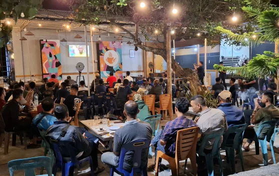 Puluhan Warga Sabang Nobar Laga Perdana Piala Dunia 2026 di Warung Kopi