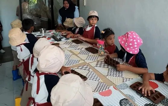 Dari Kebun Kakao ke Cetak Cokelat, Cokbang Tawarkan Wisata Unik