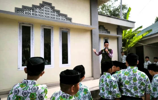 Kemenag Sabang Kenalkan Rashdul Kiblat kepada Siswa Madrasah