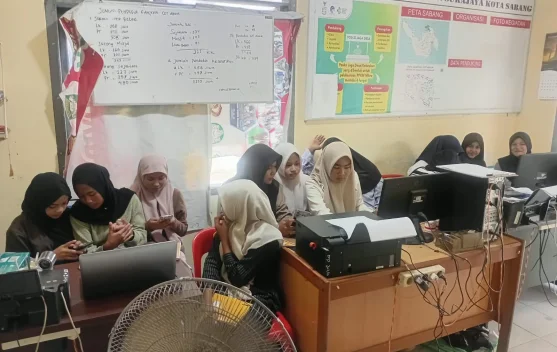 Relawan Buka Les Komputer Gratis, Ajak Generasi Muda Melek Teknologi