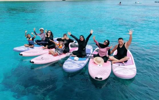 Nikmati Laut Sabang Sambil Berburu Foto Estetik dengan Paddle Board