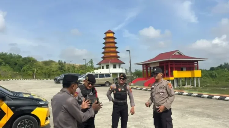 Polsek Sungai Kunjang Kawal Ibadah Imlek di Religi Center