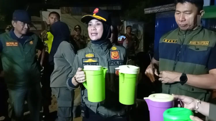 Satpol PP Samarinda Amankan Miras Oplosan dalam Sidak Tempat Hiburan