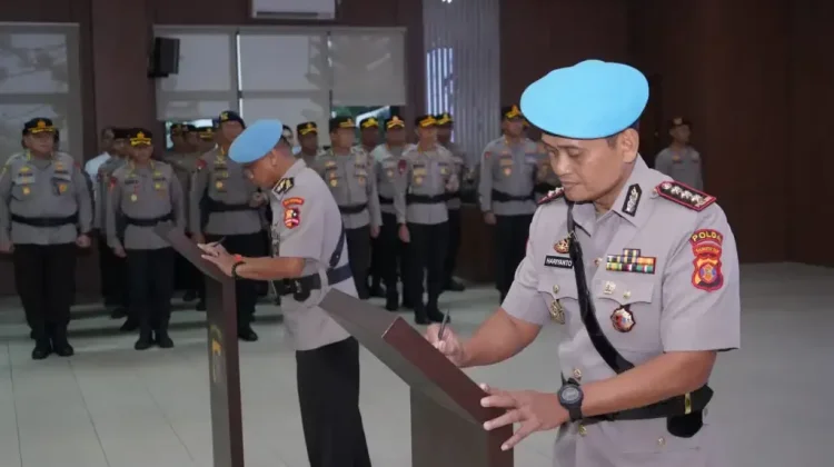 Kapolda Kaltim Pimpin Sertijab Kabid Propam