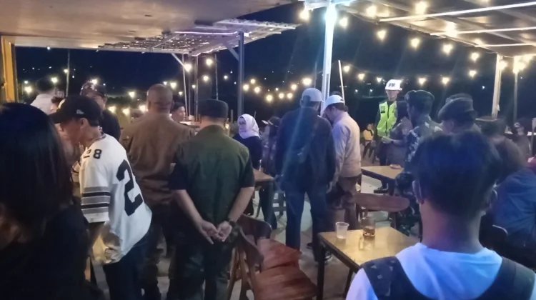 Langgar Izin dan RTRW, Kafe Berkedok THM di Sambutan Disegel