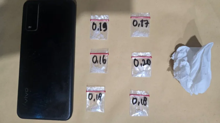 Transaksi lewat WhatsApp Berujung Borgol, Penjual Sabu Ditangkap di Bung Tomo