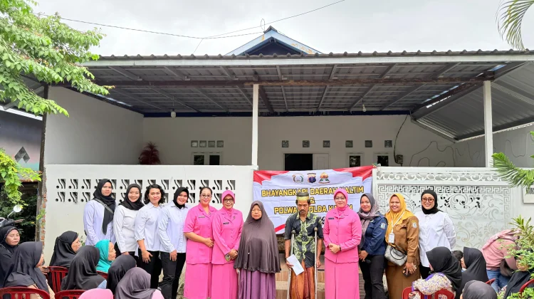 Aksi Sosial Polwan Ditintelkam Polda Kaltim Salurkan Tali Asih di Ramadan