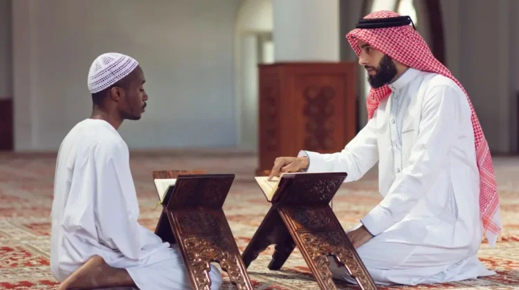 Menjemput Keutamaan Ramadan, Perbanyak Interaksi dengan Al-Qur'an