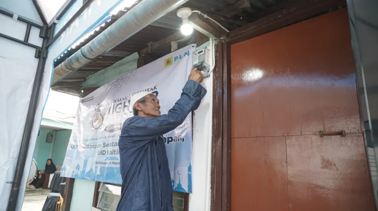60 Keluarga Prasejahtera di Kaltim dan Kaltara Dapat Sambungan Listrik Gratis