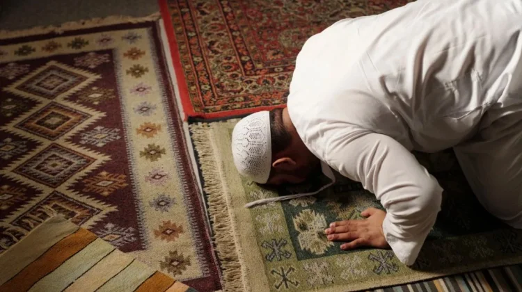 Mengukur Takwa lewat Pengendalian Diri di Bulan Ramadan