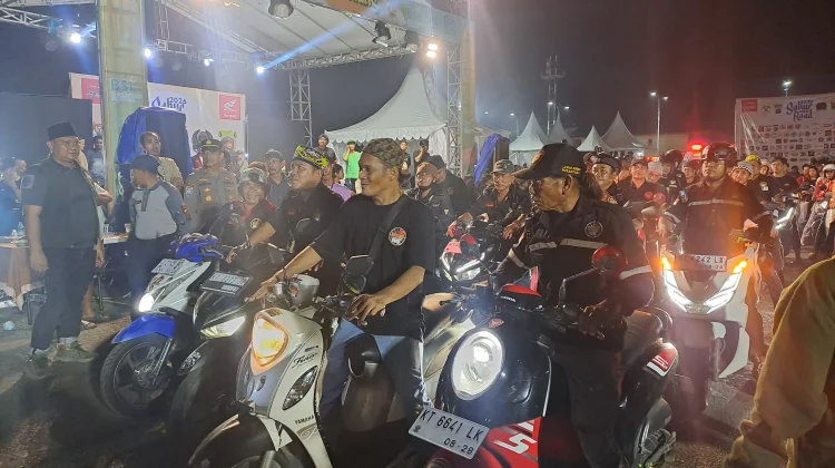 Sahur On The Road ITS 2026, Salurkan 3.800 Kotak Nasi Bagi Warga Samarinda