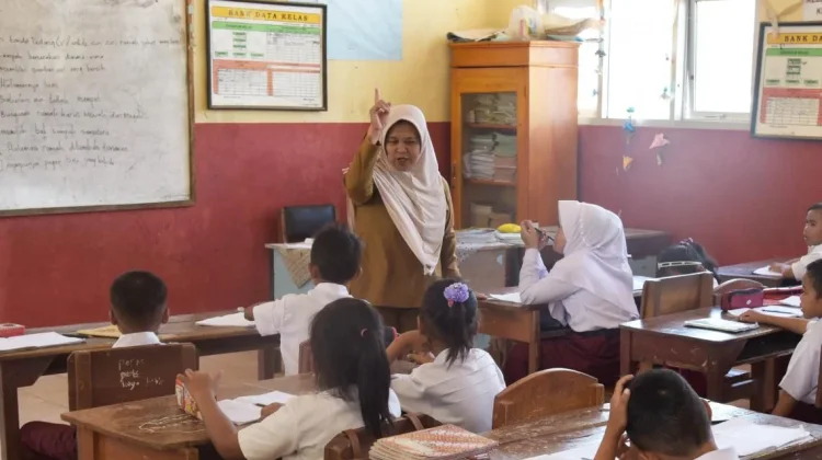 Kekurangan Guru ASN, Sekolah di Kaltim Masih Bergantung Honorer