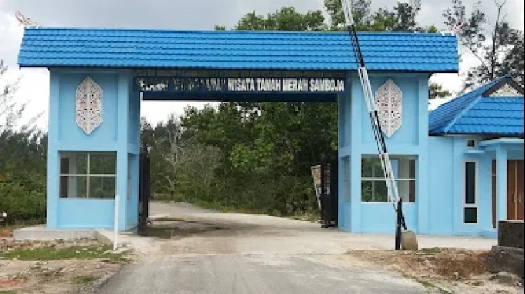 Pantai Tanah Merah Samboja Diminati Wisatawan