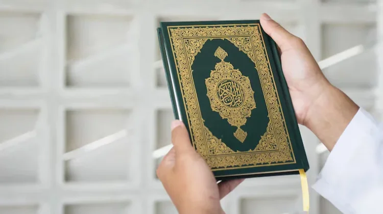 Memahami Tiga Fungsi Al-Qur'an sebagai Pedoman Kehidupan