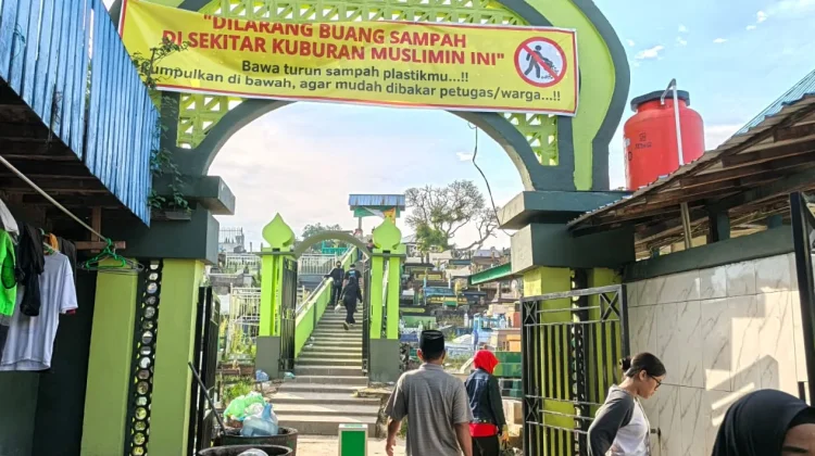 Ziarah Kubur Jadi Tradisi Warga Samarinda Menjelang Idulfitri