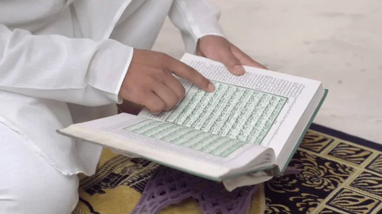 Tips Konsisten Membaca Al-Qur'an