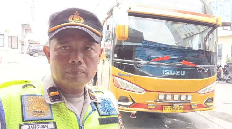 Pantau Arus Wisata H+3, Polresta Balikpapan Siaga di Tol Balsam