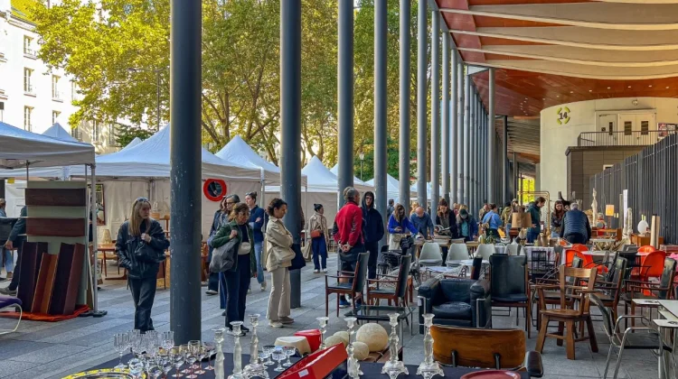 Pasar Barang Antik 'Undesignable Market' Kembali Hadir di Paris