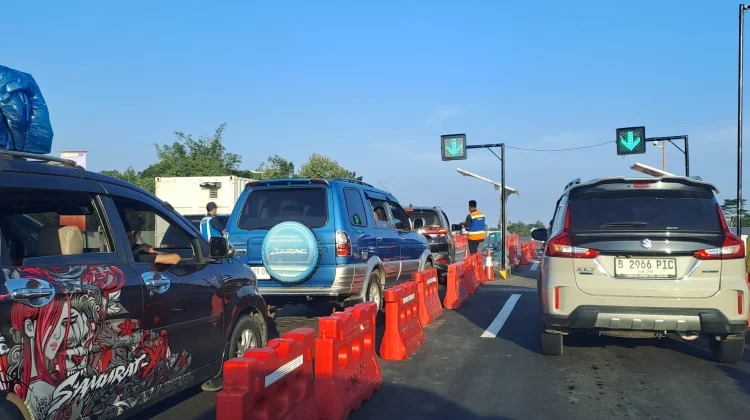 Cerita Petugas Tol IKN, Pemudik Tidur di Bahu Jalan hingga Kehabisan BBM
