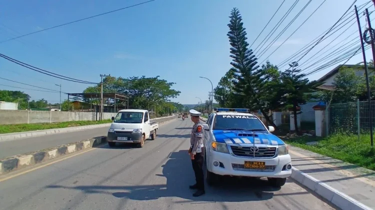 Sat Lantas Polres Kutim Tingkatkan Patroli, Pastikan Aktivitas Masyarakat Aman