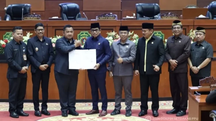 Bupati PPU Sampaikan LKPJ 2025 ke DPRD