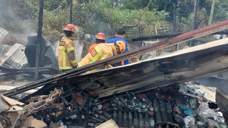 Api Lahap Tiga Rumah Warga Karang Rejo Balikpapan