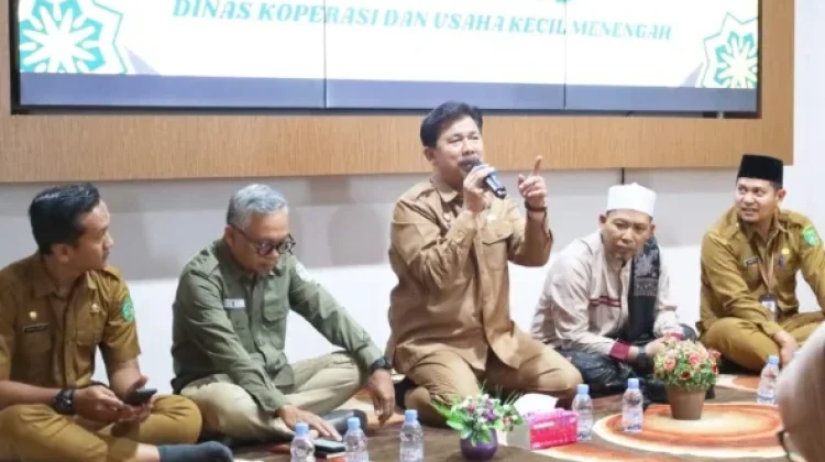 Sekda Hadiri Rapat Evaluasi Kegiatan Triwulan Pertama Dengan Diskop-UMKM