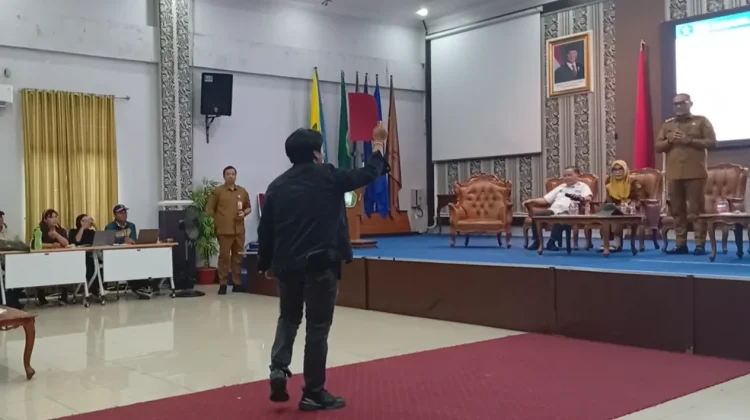 Insiden 'Kartu Merah' BEM UNMUL, Pemprov Kaltim Terima Kritik Program Gratispol