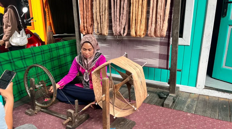 Kampung Tenun Samarinda Diproyeksi Jadi Model Ekonomi Kreatif Berbasis Budaya