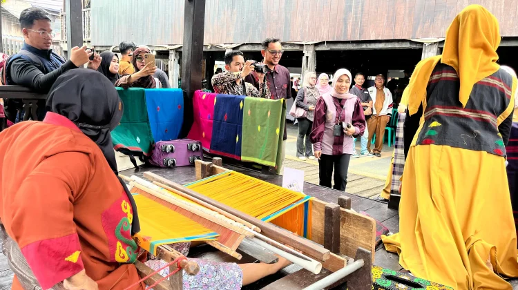 Kampung Tenun Disiapkan Jadi Destinasi Wisata Terpadu Susur Mahakam