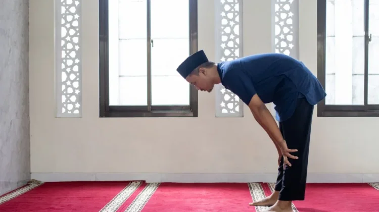 Cara agar Salat Tetap Khusyuk di tengah Kesibukan Dunia