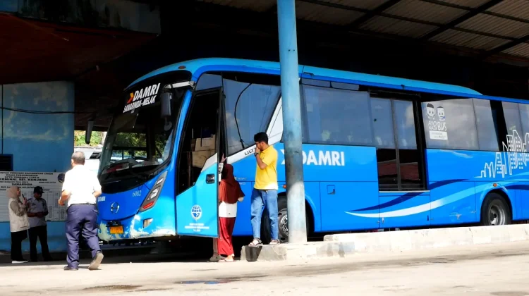 Tarif Murah Damri Diminati, Sopir Terminal Sungai Kunjang Soroti Jalan Rusak
