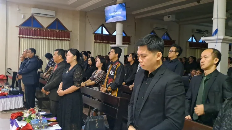 Peringatan Paskah, Ibadah Jumat Agung GKII Gunung Cermin Sempaja Dipadati Jemaat