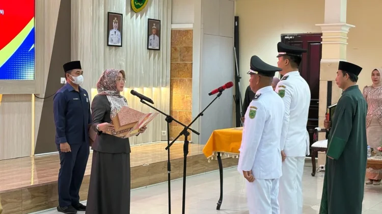 Bupati Berau Lantik Pj Kepala Kampung Suaran dan Sei Bebanir Bangun