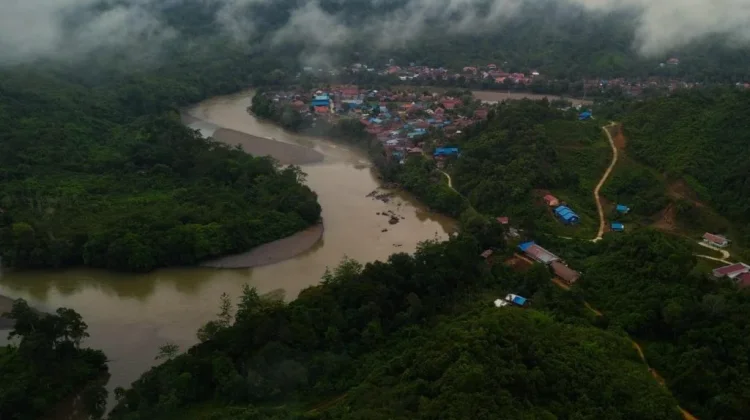 Tiong Ohang, Destinasi Eksotis Mahulu yang Bikin Rindu Petualang