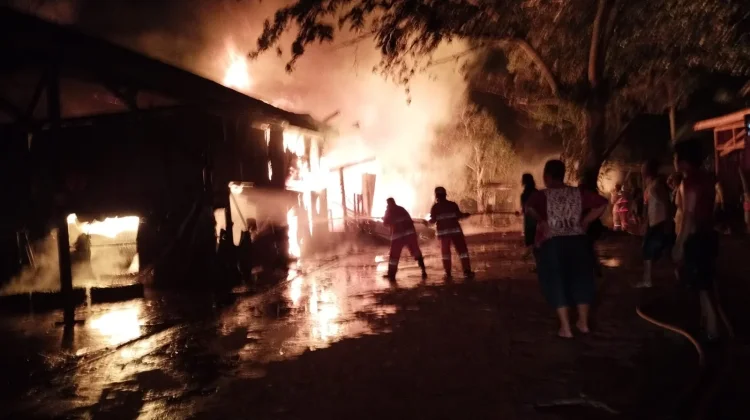 Tiga Bangunan di Petung Penajam Terbakar, Tim Gabungan Lakukan Pemadaman