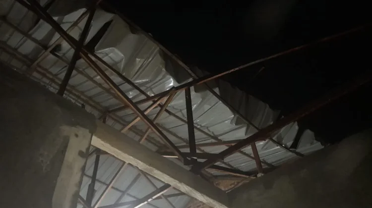 Angin Puting Beliung Rusak Rumah Warga di Paser