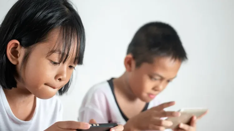 Hubungan Perilaku Anak dengan Apa yang Ditonton di Media Sosial