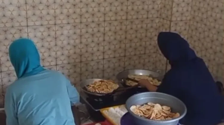 Stok LPG Aman, Produksi UMKM Keripik Tempe Samarinda Tetap Stabil