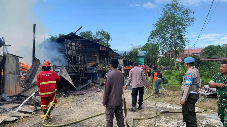 Dua Rumah Guru di Kuaro Paser Hangus Terbakar