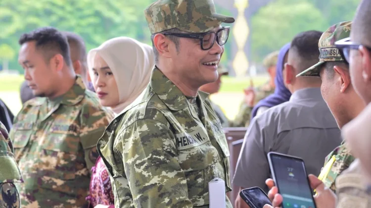 Kenakan Seragam Komcad Loreng Hijau, Ketua DPRD Paser Ikuti Kegiatan Retret
