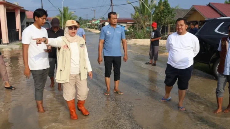 Bupati PPU Tinjau Banjir Rob Babulu