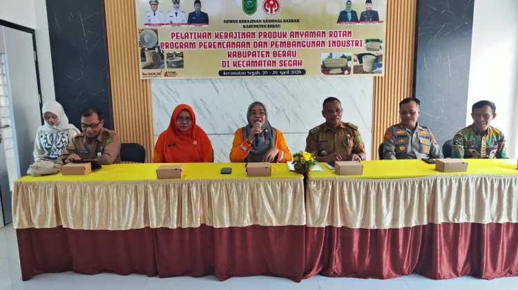 Pelatihan Anyaman Rotan di Segah, Pemkab Berau Dorong Wirausaha Baru