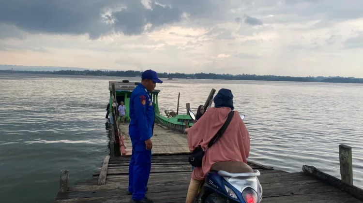 Polairud Kutim Edukasi Keselamatan Pelayaran di Perairan Sangkulirang