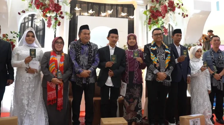 Sebanyak 63 Pasangan di Kukar Resmi Nikah Massal di Mal Pelayanan Publik